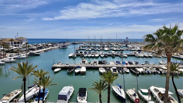 4 soverom Leilighet til salgs i La Duquesa / Puerto de la Duquesa, Manilva med garasje - € 950 000 (Ref: 9926474)