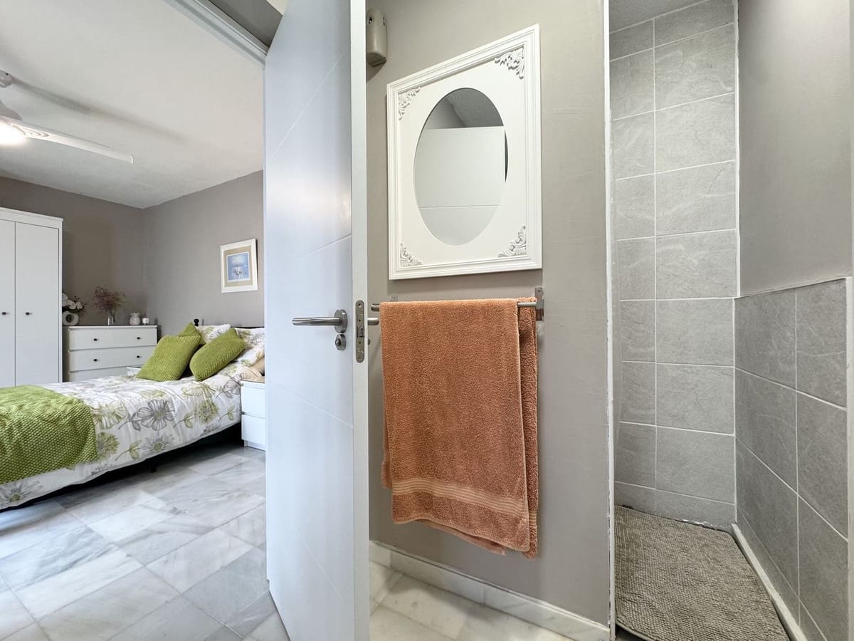 4 soverom Villa til salgs i La Duquesa / Puerto de la Duquesa med garasje - € 860 000 (Ref: 9926476)