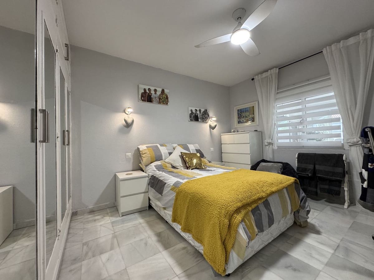 4 soverom Villa til salgs i La Duquesa / Puerto de la Duquesa med garasje - € 860 000 (Ref: 9926476)