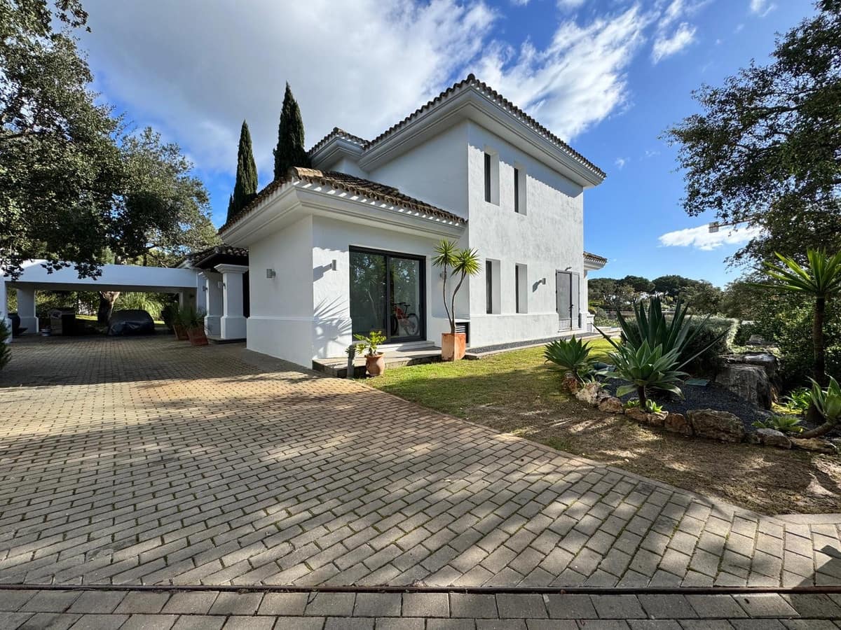 4 soveværelse Villa til salg i Sotogrande - € 2.490.000 (Ref: 9926546)