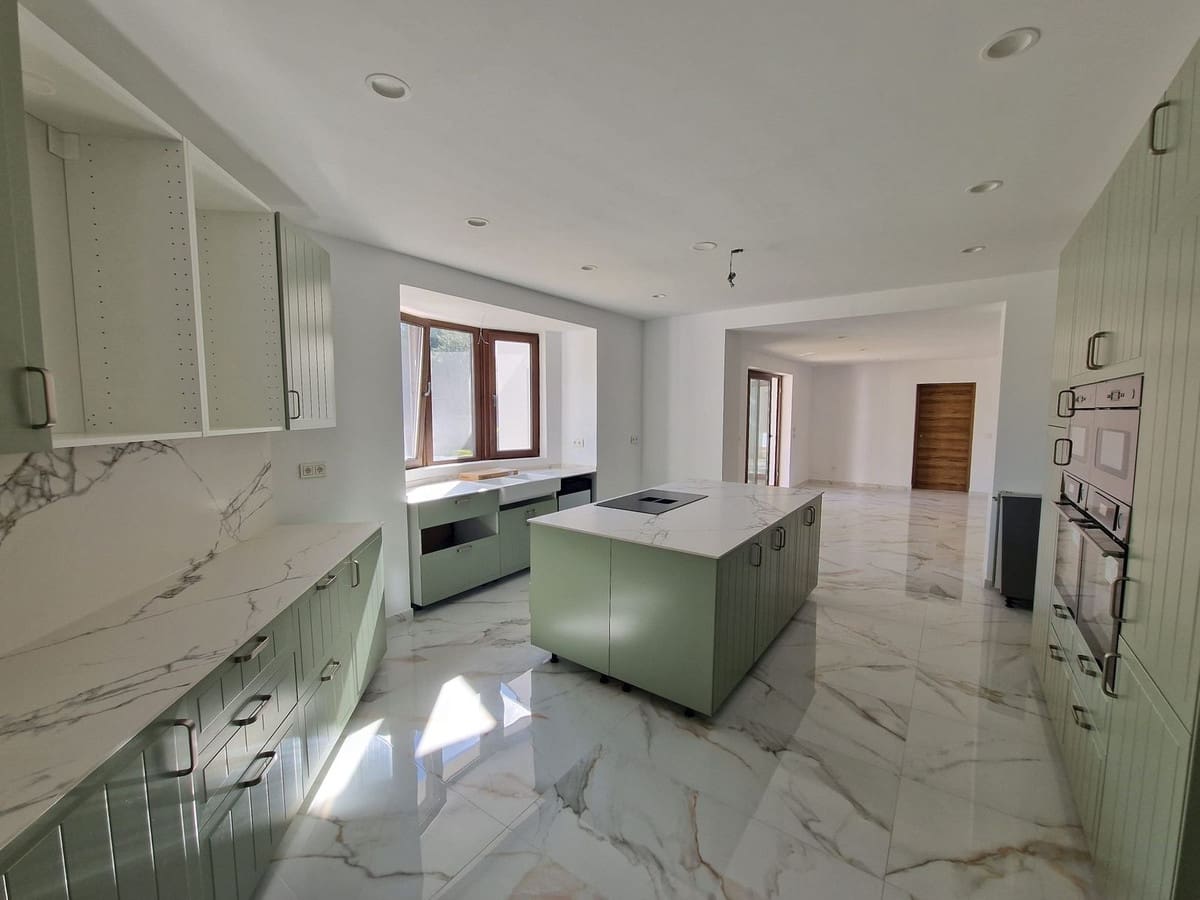 4 soveværelse Villa til salg i Sotogrande med garage - € 1.980.000 (Ref: 9926547)