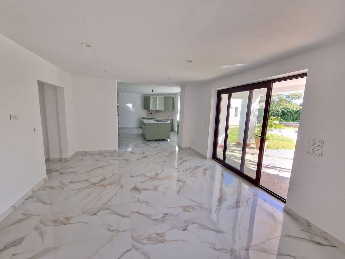 4 soveværelse Villa til salg i Sotogrande med garage - € 1.980.000 (Ref: 9926547)