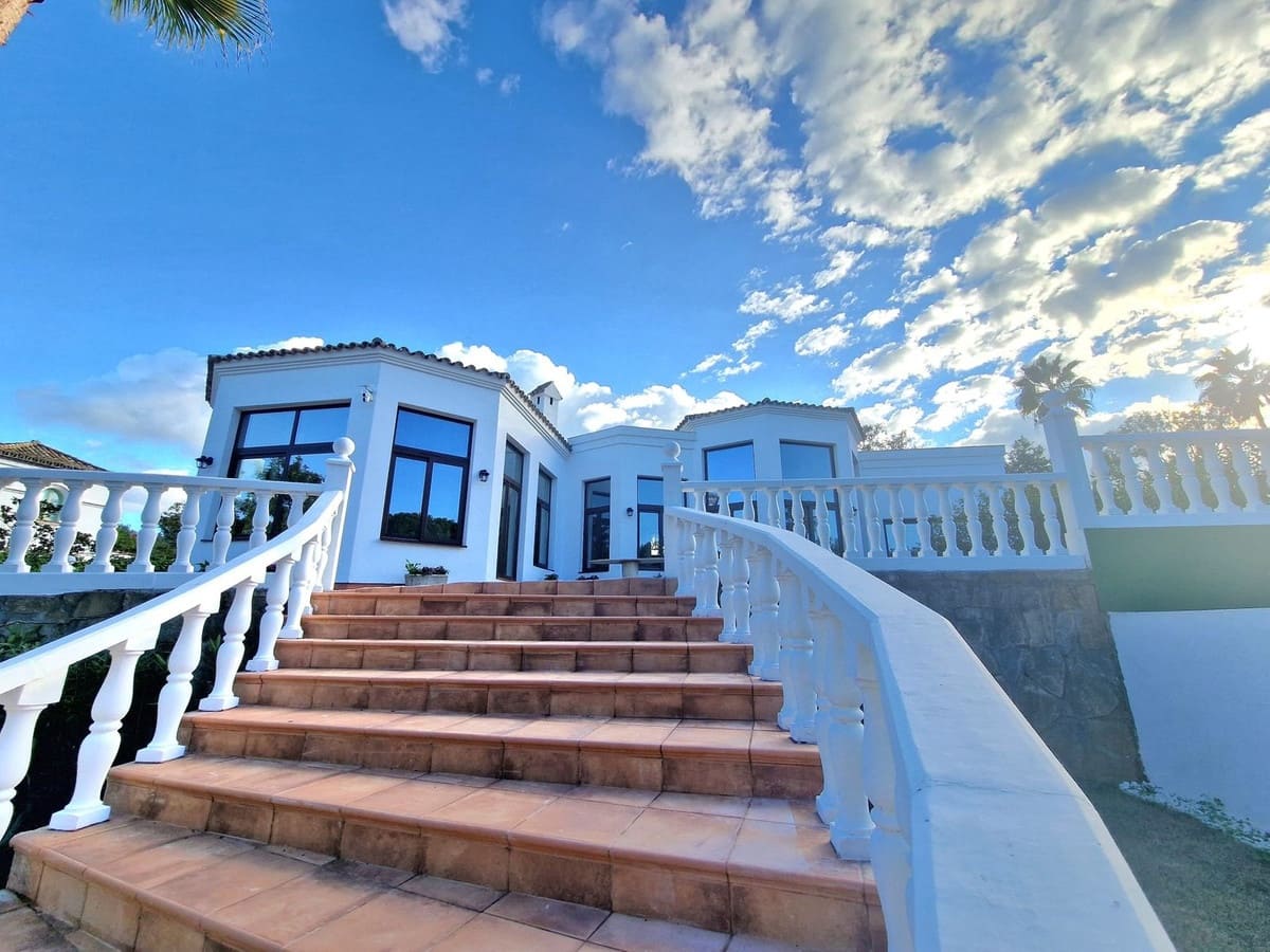 4 soveværelse Villa til salg i Sotogrande med garage - € 1.980.000 (Ref: 9926547)