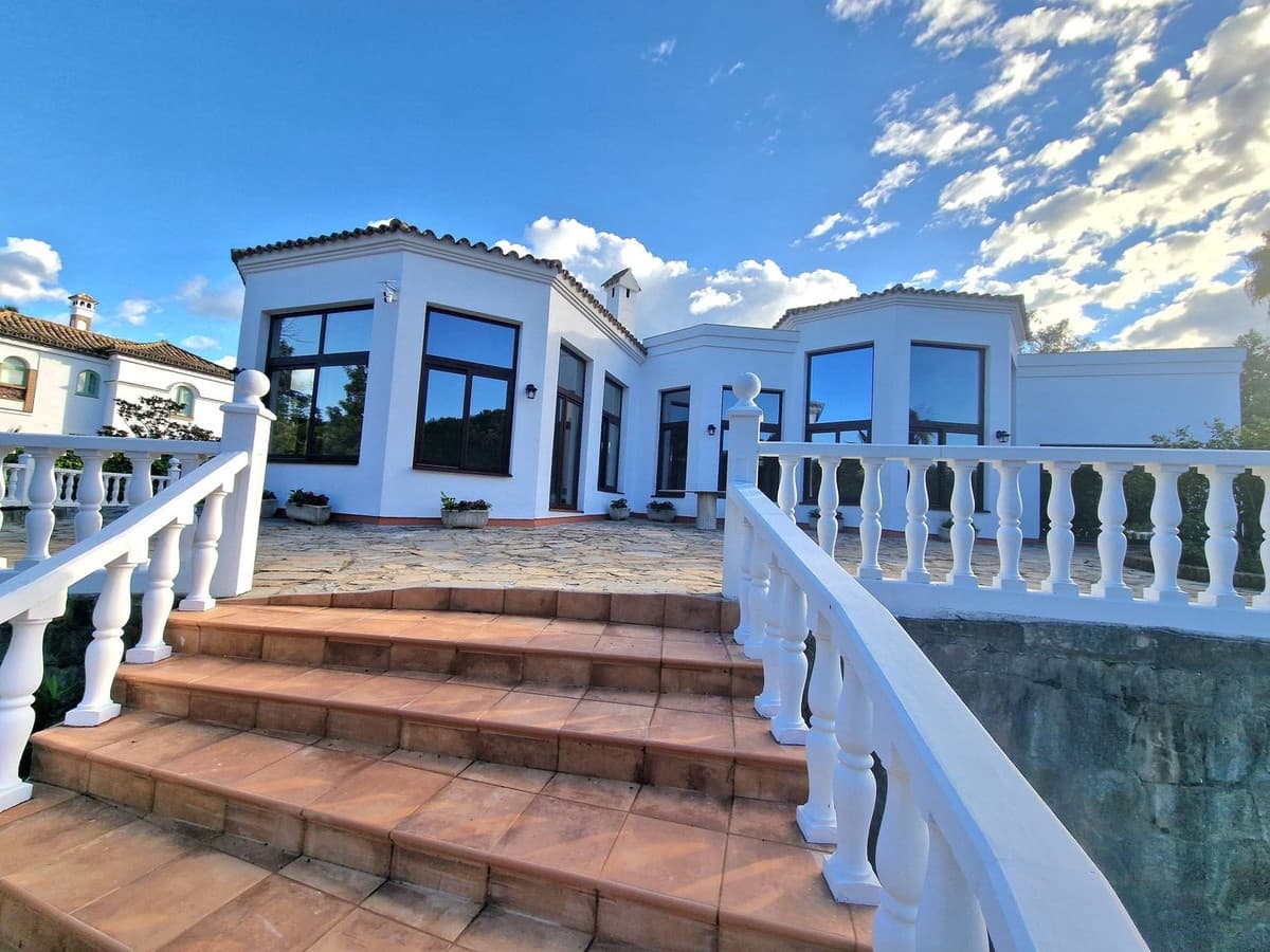 4 soveværelse Villa til salg i Sotogrande med garage - € 1.980.000 (Ref: 9926547)