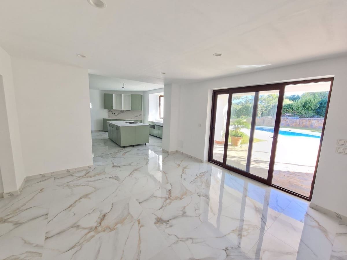 4 soveværelse Villa til salg i Sotogrande med garage - € 1.980.000 (Ref: 9926547)