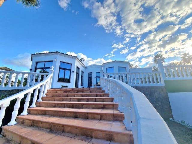 4 soveværelse Villa til salg i Sotogrande Alto, San Roque med garage - € 1.980.000 (Ref: 9926547)