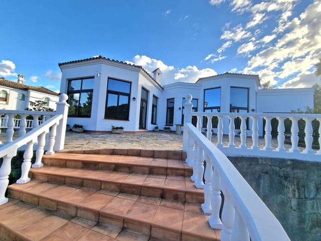 4 soveværelse Villa til salg i Sotogrande Alto, San Roque med garage - € 1.980.000 (Ref: 9926547)