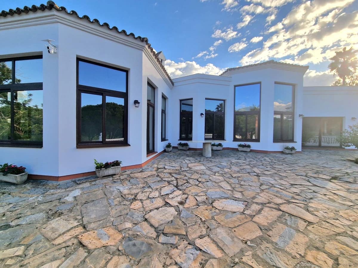 4 soveværelse Villa til salg i Sotogrande med garage - € 1.980.000 (Ref: 9926547)