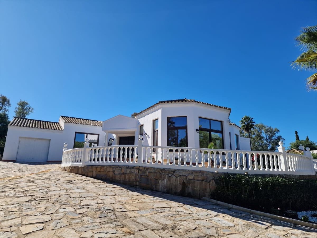 4 soveværelse Villa til salg i Sotogrande med garage - € 1.980.000 (Ref: 9926547)