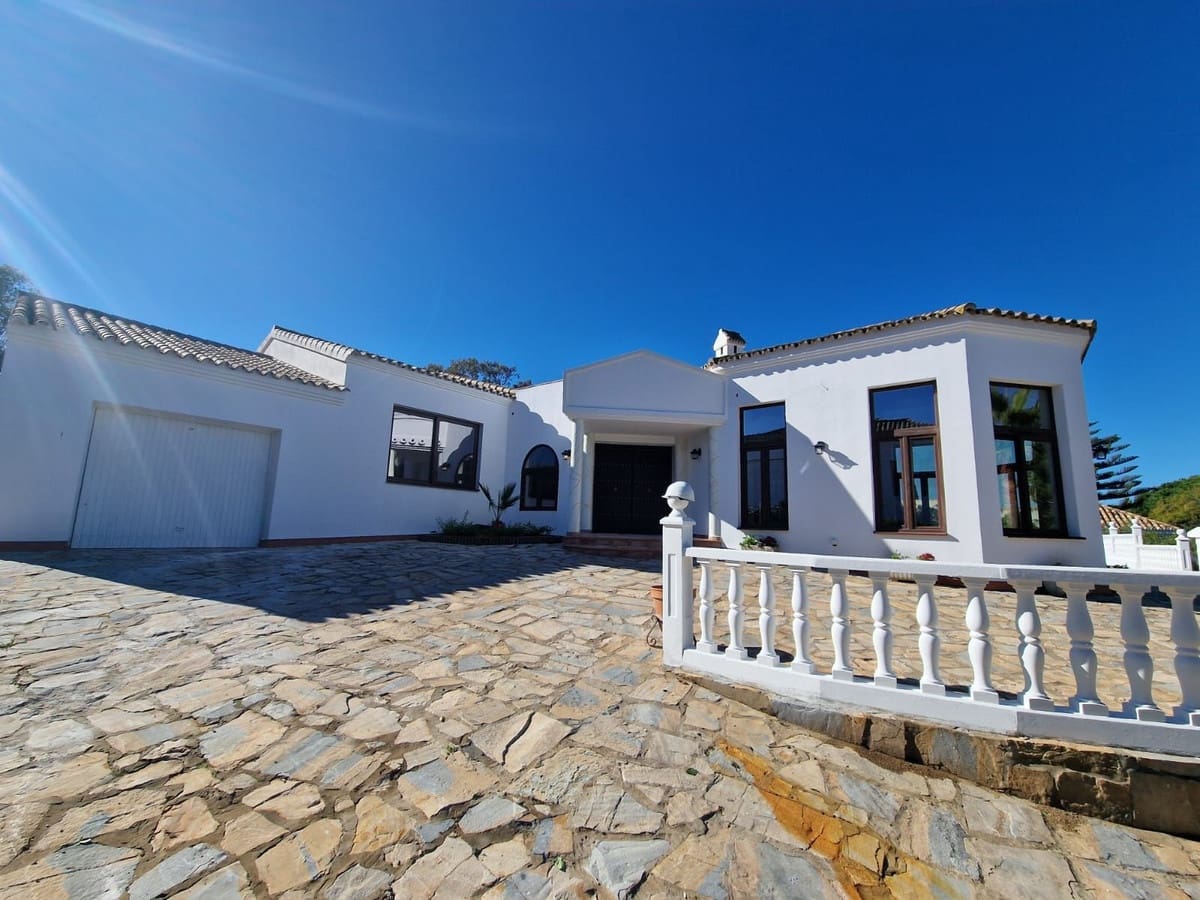 4 soveværelse Villa til salg i Sotogrande med garage - € 1.980.000 (Ref: 9926547)
