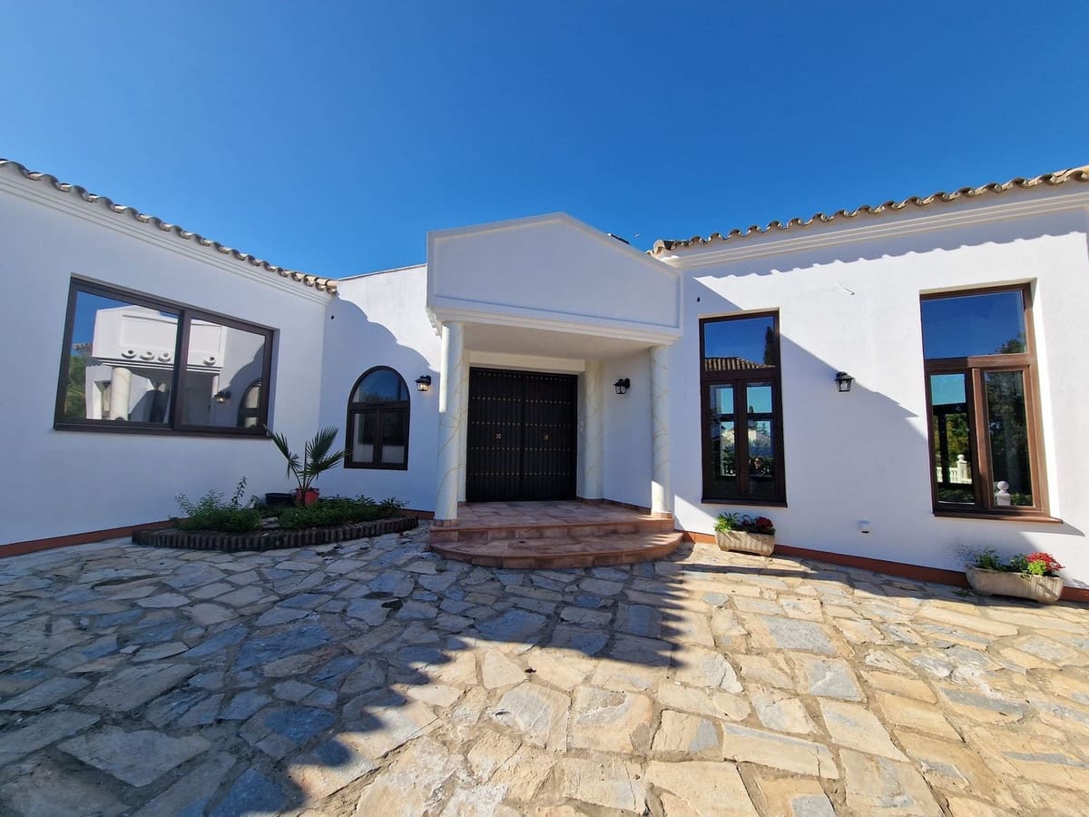 4 soveværelse Villa til salg i Sotogrande med garage - € 1.980.000 (Ref: 9926547)