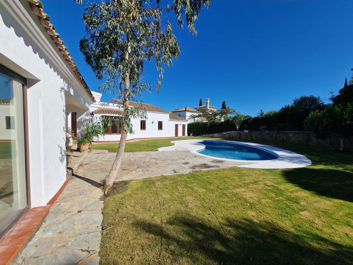 4 soveværelse Villa til salg i Sotogrande med garage - € 1.980.000 (Ref: 9926547)
