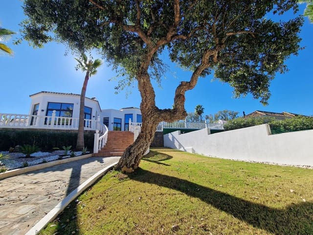 4 soveværelse Villa til salg i Sotogrande Alto, San Roque med garage - € 1.980.000 (Ref: 9926547)