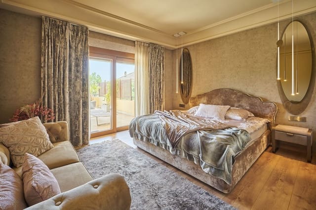 Apartamento de 4 habitaciones en Sotogrande Alto, San Roque en venta con garaje - 1.690.000 € (Ref: 9926548)