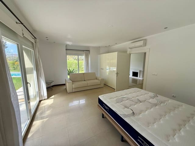 6 makuuhuone Huvila myytävänä paikassa Sotogrande Costa, San Roque - 1 550 000 € (Ref: 9926550)