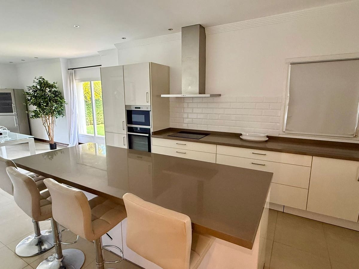 6 chambre Villa/Maison à vendre à Sotogrande - 1 550 000 € (Ref: 9926550)