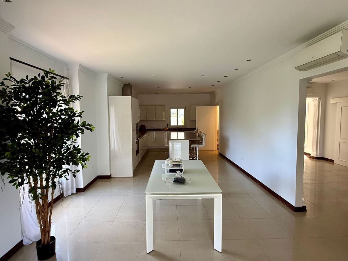 6 chambre Villa/Maison à vendre à Sotogrande - 1 550 000 € (Ref: 9926550)