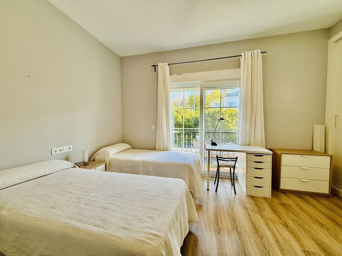 3 bedroom Townhouse for sale in Alhaurin de la Torre with garage - € 465,000 (Ref: 9928099)