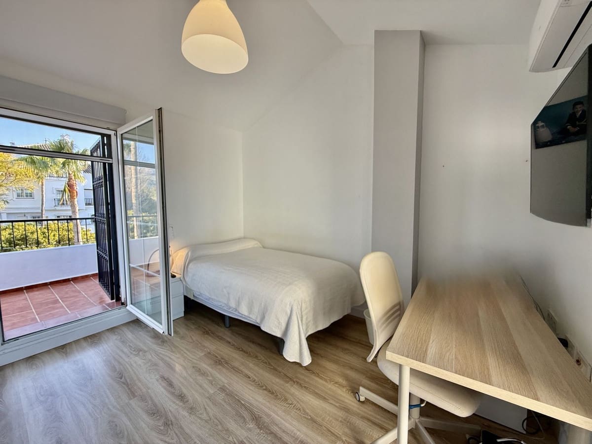3 bedroom Townhouse for sale in Alhaurin de la Torre with garage - € 465,000 (Ref: 9928099)