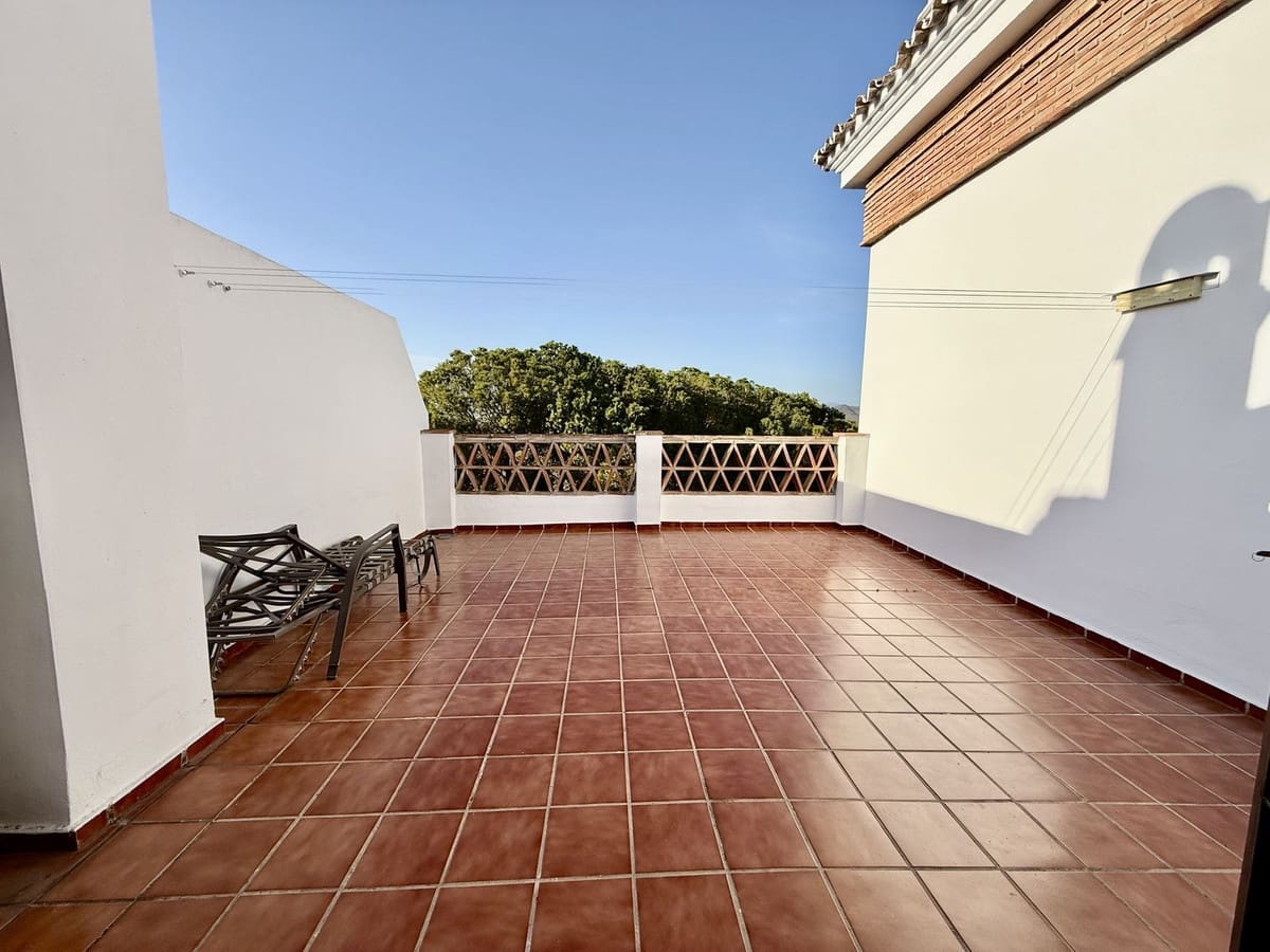 3 bedroom Townhouse for sale in Alhaurin de la Torre with garage - € 465,000 (Ref: 9928099)