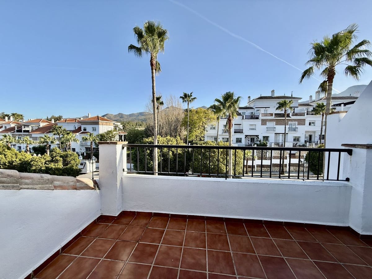 3 bedroom Townhouse for sale in Alhaurin de la Torre with garage - € 465,000 (Ref: 9928099)