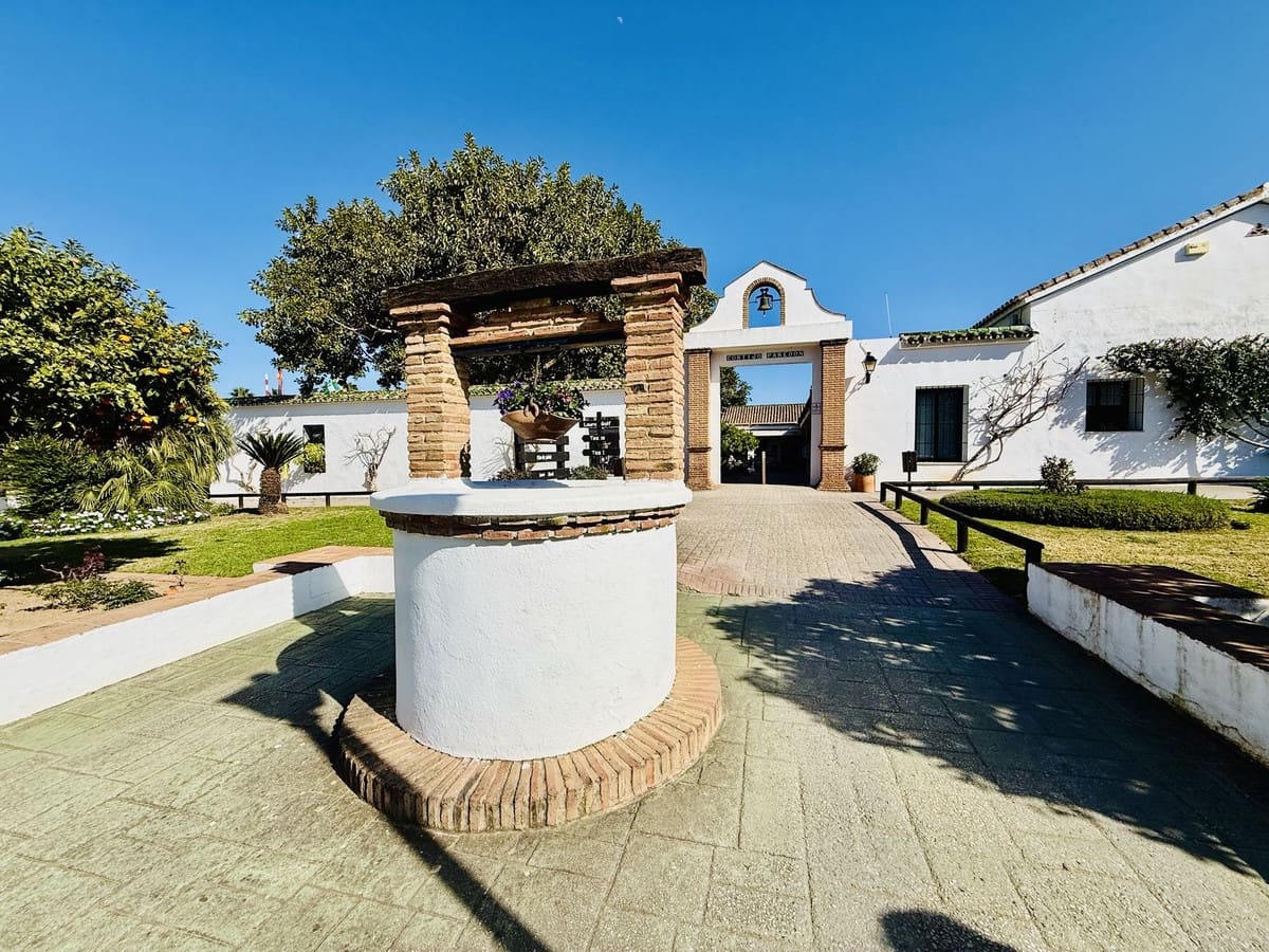 3 bedroom Townhouse for sale in Alhaurin de la Torre with garage - € 465,000 (Ref: 9928099)
