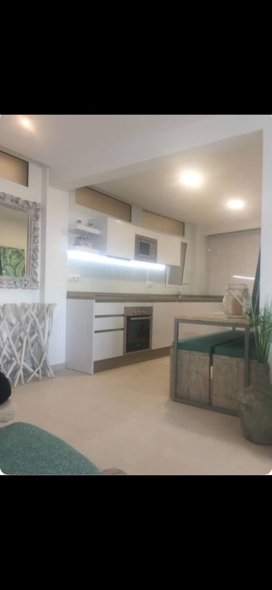 2 bedroom Apartment for sale in Fuengirola - € 480,000 (Ref: 9928100)