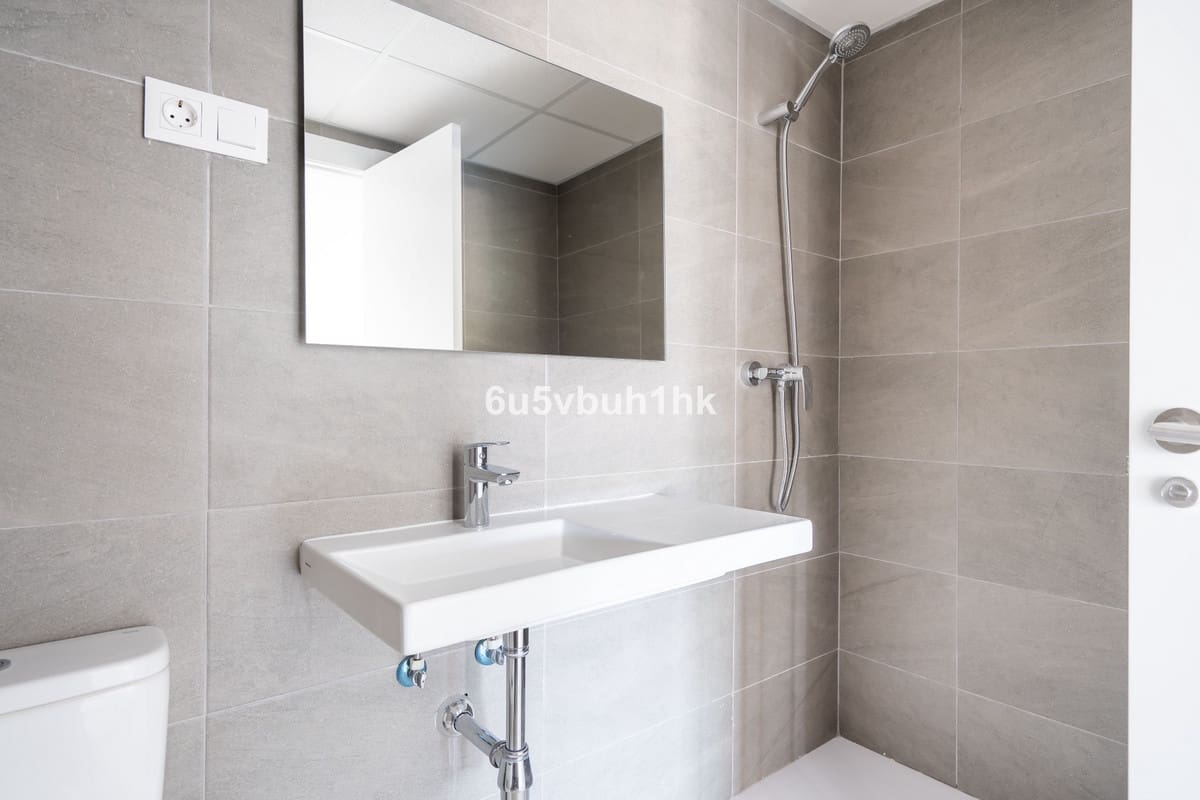3 bedroom Apartment for sale in Fuengirola - € 450,000 (Ref: 9928107)
