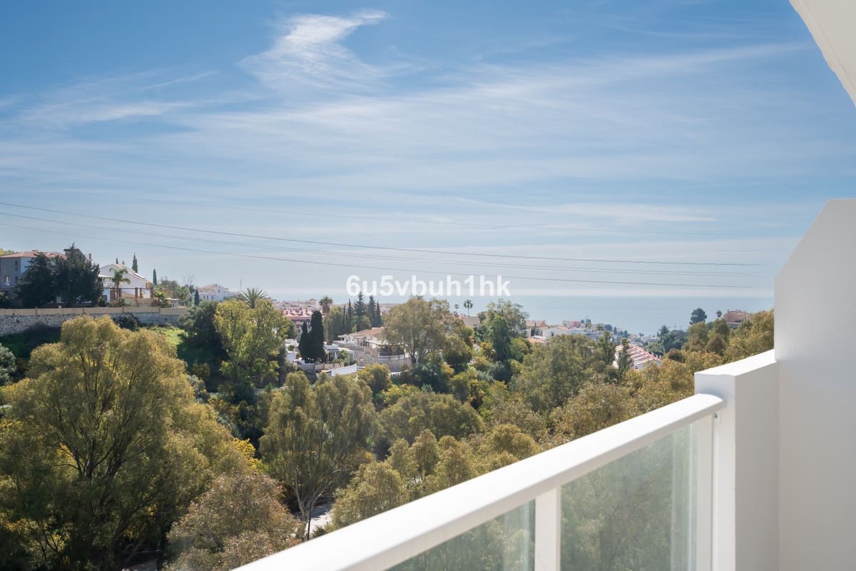 3 bedroom Apartment for sale in Fuengirola - € 450,000 (Ref: 9928107)