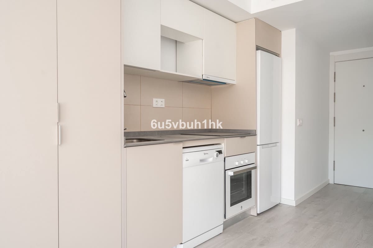 3 bedroom Apartment for sale in Fuengirola - € 450,000 (Ref: 9928107)