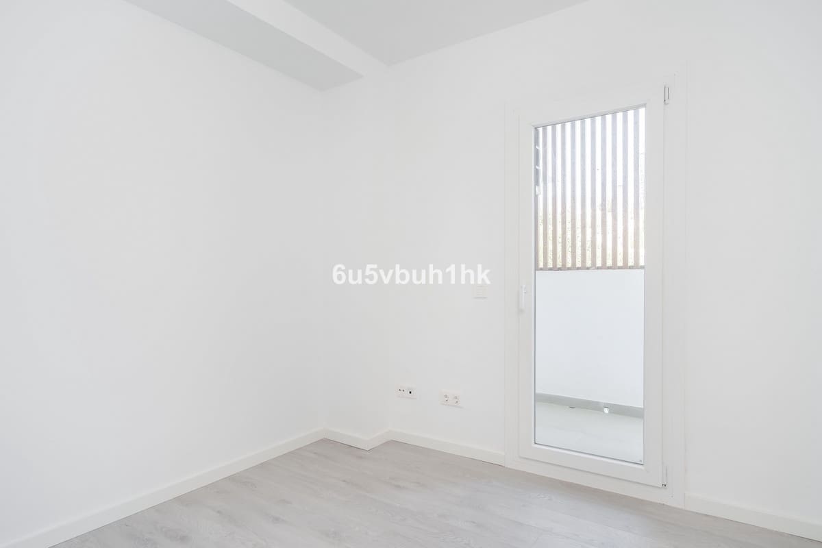 3 bedroom Apartment for sale in Fuengirola - € 450,000 (Ref: 9928107)