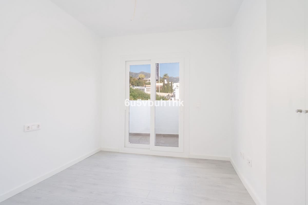3 bedroom Apartment for sale in Fuengirola - € 450,000 (Ref: 9928107)