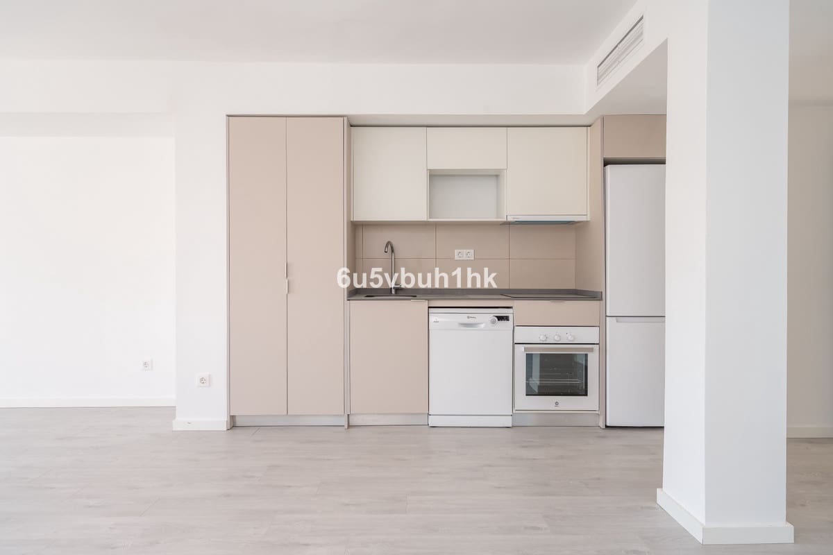 3 bedroom Apartment for sale in Fuengirola - € 450,000 (Ref: 9928107)