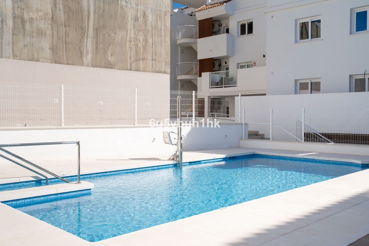 3 bedroom Apartment for sale in Fuengirola - € 450,000 (Ref: 9928107)