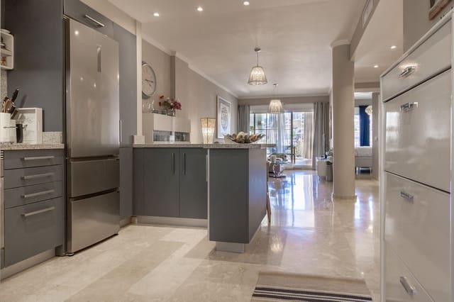 2 soveværelse Lejlighed til salg i La Cala de Mijas, Mijas med swimmingpool garage - € 440.000 (Ref: 9928119)