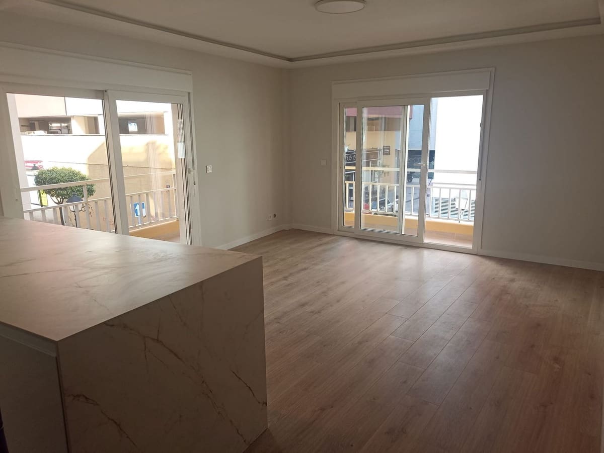 3 slaapkamer Appartement te koop in Fuengirola - € 439.000 (Ref: 9928122)