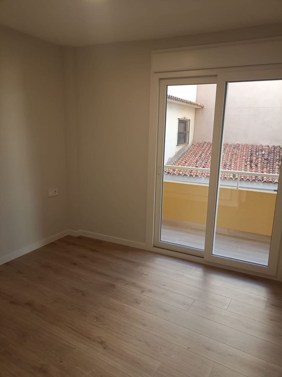 3 slaapkamer Appartement te koop in Fuengirola - € 439.000 (Ref: 9928122)