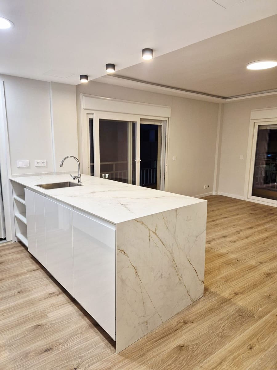 3 slaapkamer Appartement te koop in Fuengirola - € 439.000 (Ref: 9928122)