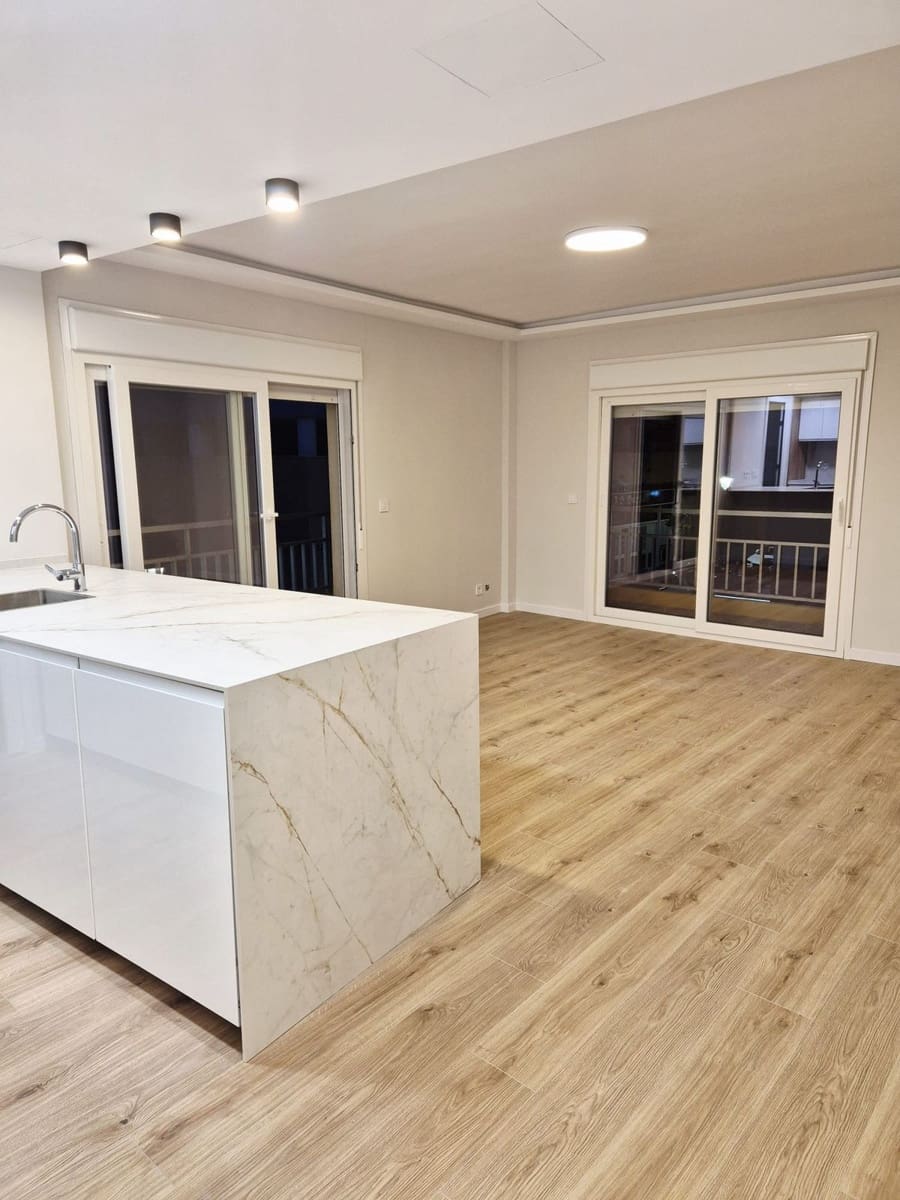 3 slaapkamer Appartement te koop in Fuengirola - € 439.000 (Ref: 9928122)