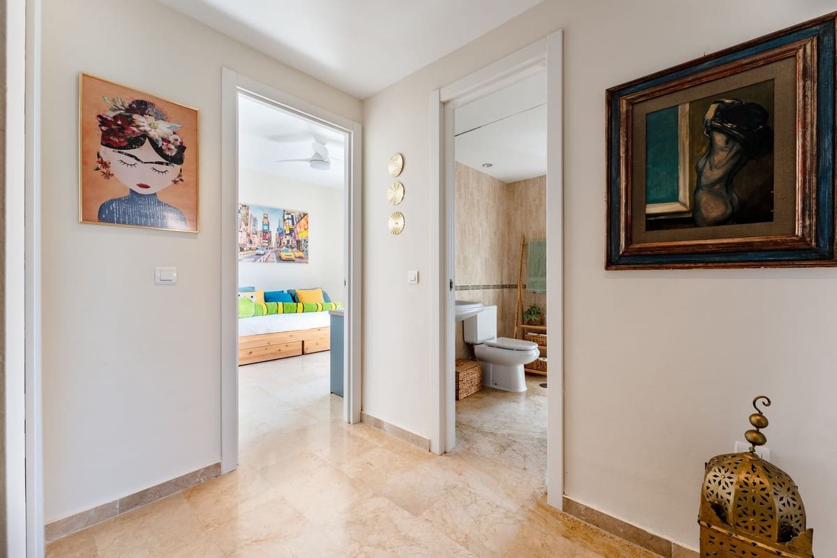 3 bedroom Apartment for sale in Sitio de Calahonda - € 429,000 (Ref: 9928132)