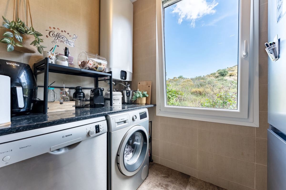 3 bedroom Apartment for sale in Sitio de Calahonda - € 429,000 (Ref: 9928132)
