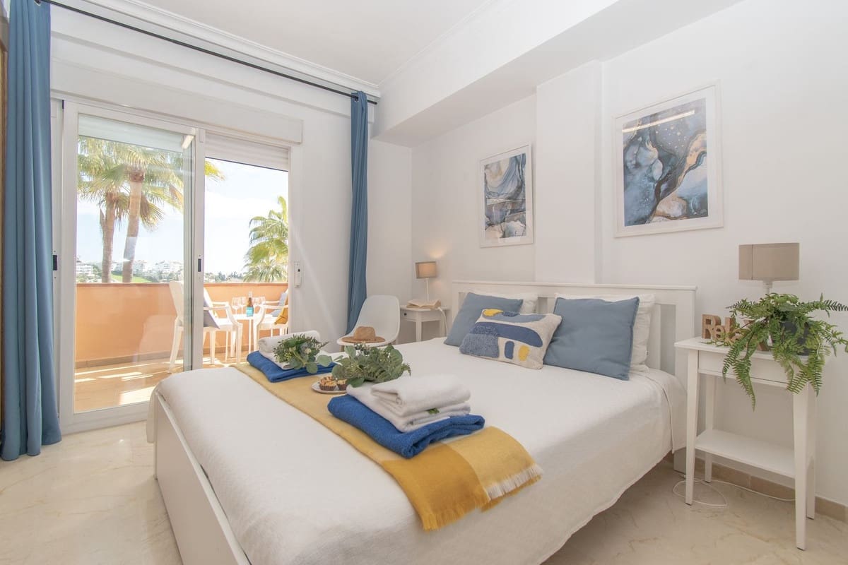 4 soveværelse Lejlighed til salg i Mijas Costa - € 425.000 (Ref: 9928136)