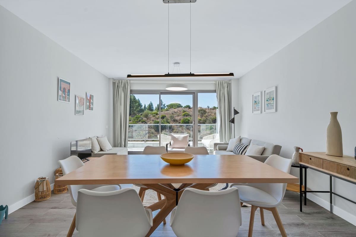 2 bedroom Apartment for sale in Mijas Costa - € 425,000 (Ref: 9928139)