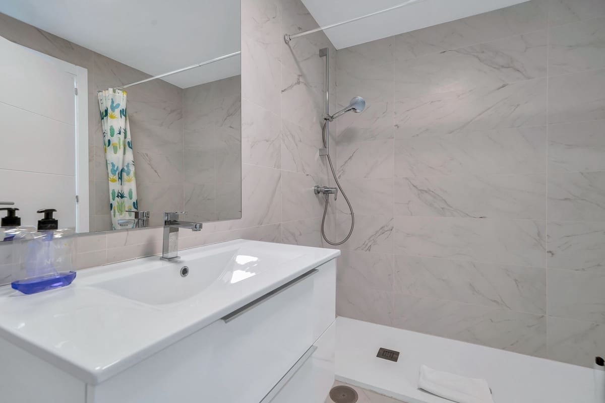 2 bedroom Apartment for sale in Mijas Costa - € 425,000 (Ref: 9928139)