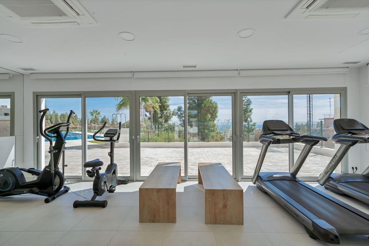 2 bedroom Apartment for sale in Mijas Costa - € 425,000 (Ref: 9928139)