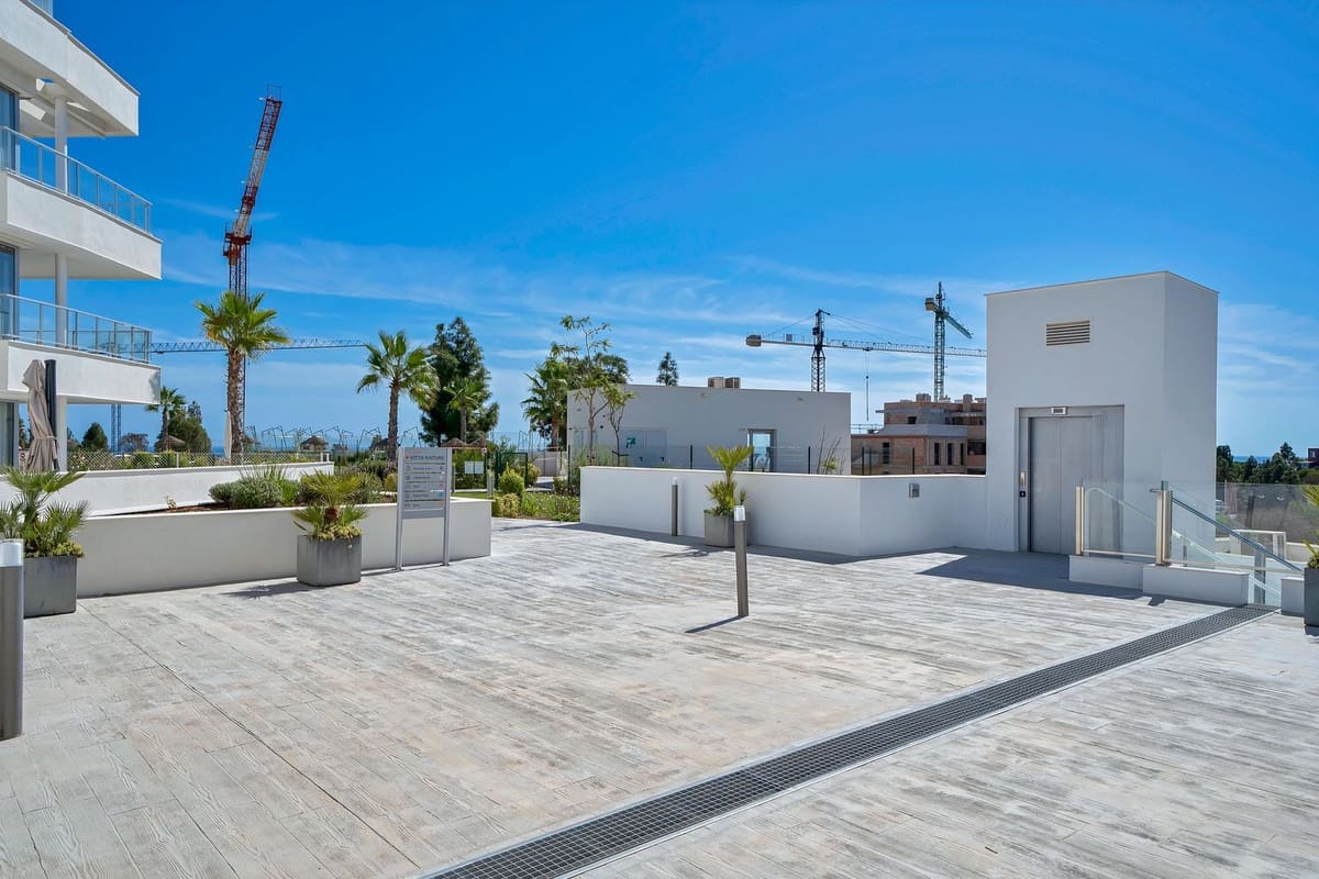 2 bedroom Apartment for sale in Mijas Costa - € 425,000 (Ref: 9928139)
