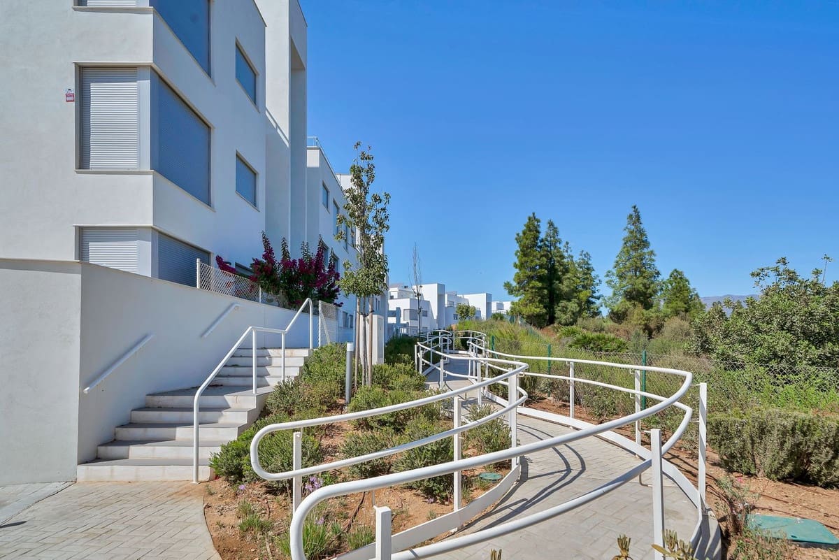 2 bedroom Apartment for sale in Mijas Costa - € 425,000 (Ref: 9928139)