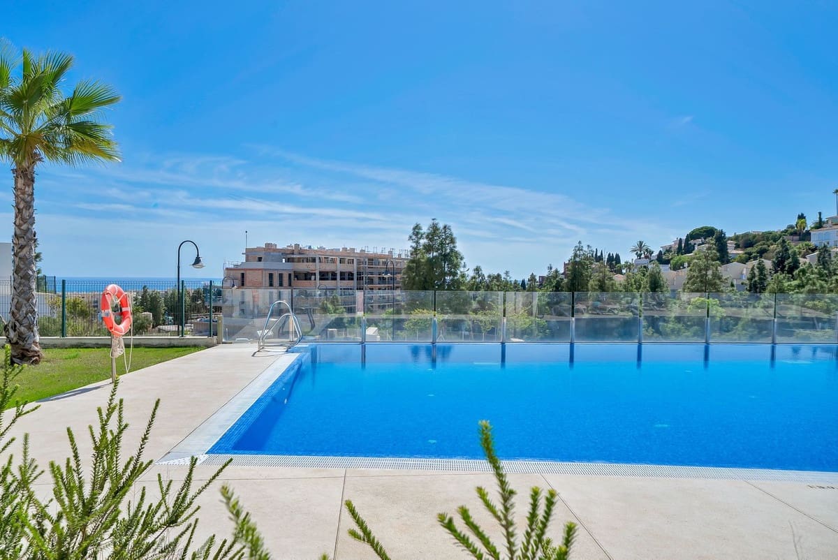 2 bedroom Apartment for sale in Mijas Costa - € 425,000 (Ref: 9928139)