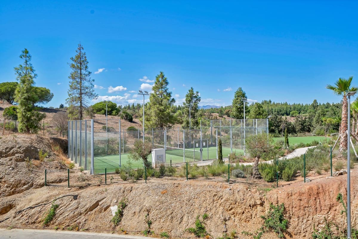 2 bedroom Apartment for sale in Mijas Costa - € 425,000 (Ref: 9928139)