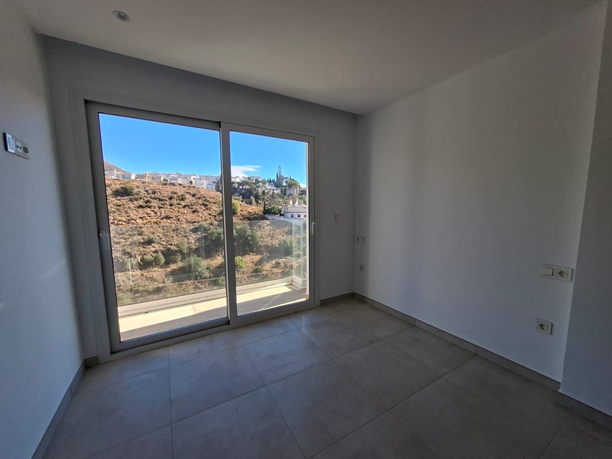 3 quarto Casa em Banda para venda em Fuengirola - 499 000 € (Ref: 9928343)